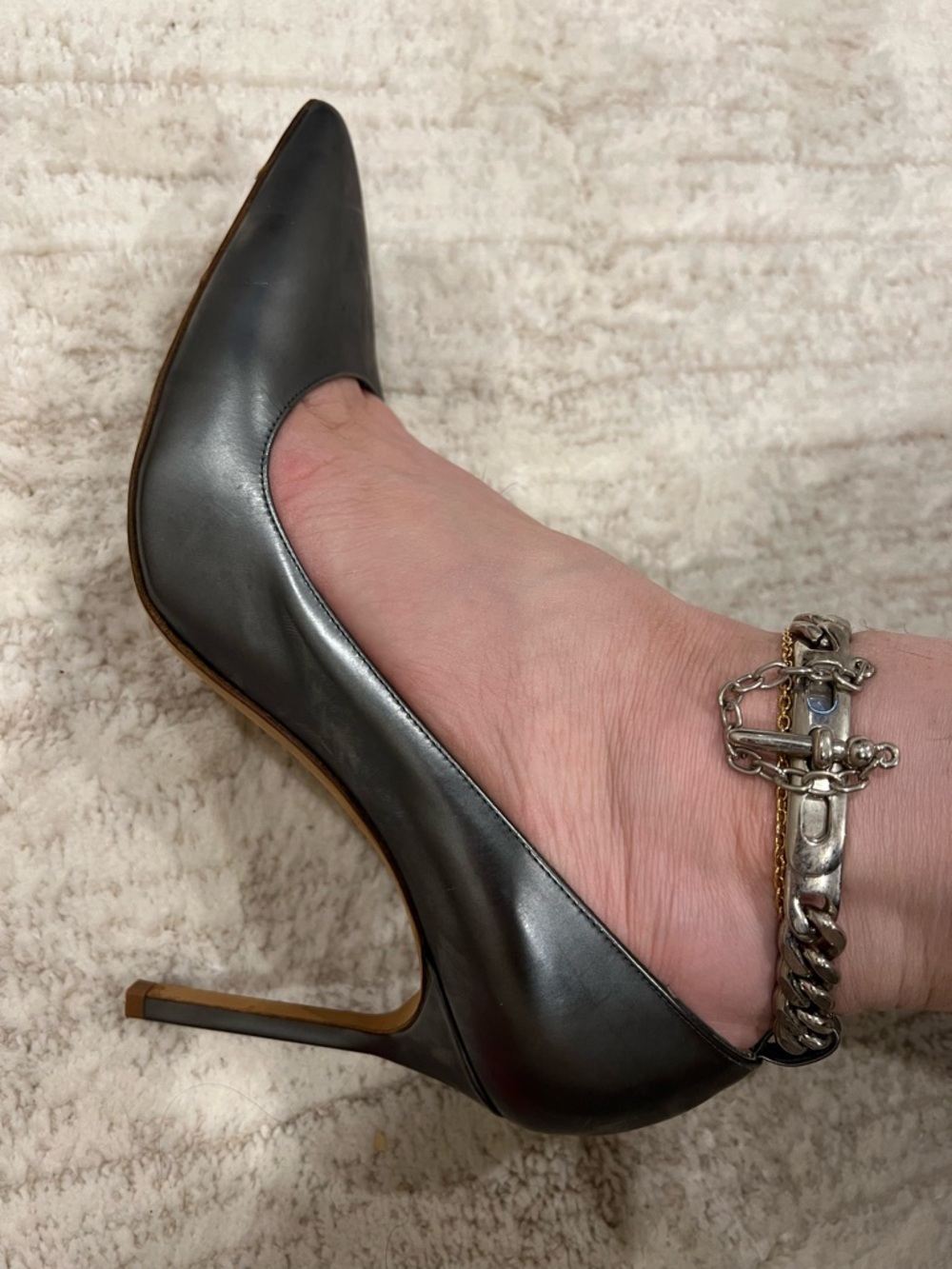 Manolo Blahnik BB Metallic Patent Leather & Chain Ankle-Strap Pumps sz 40 - Picture 2 of 11